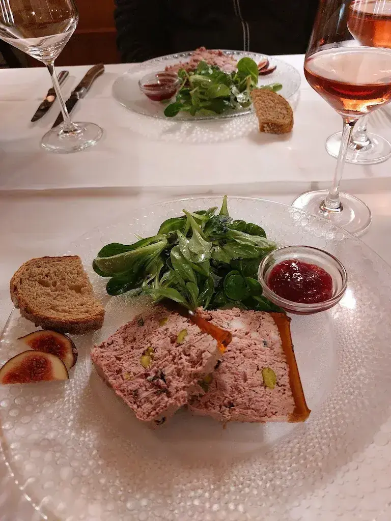 Evelyne Burnier_Restaurant zum Jäger - Ulmiz_Ulmiz_review