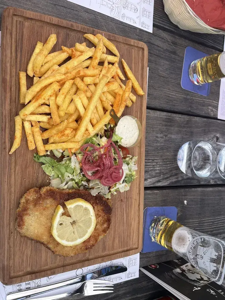 Savi McMillan_Restaurant Mühle Goms GMBH_Goms_avis