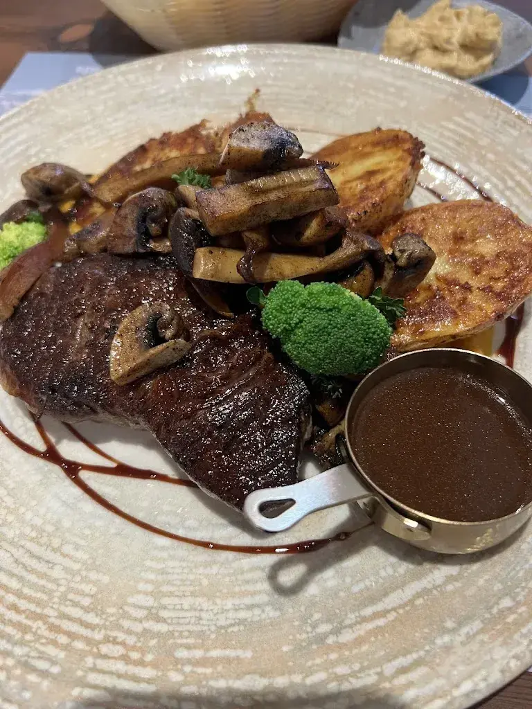 Elli Stenfors_Restaurant Mühle Goms GMBH_Goms_avis