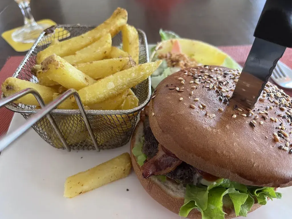 Stanislas Helou_Le Moderne_Bulle_review