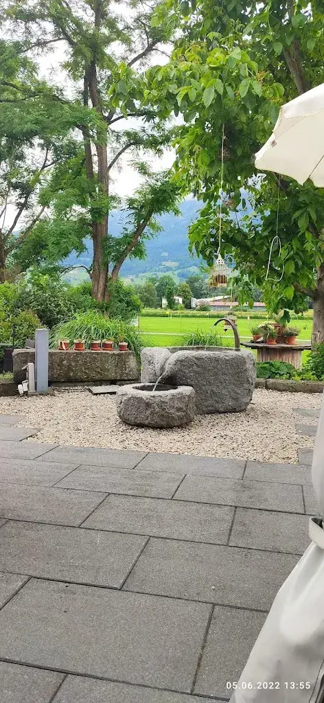 Andreas Ziermann_Bahnhöfli_Gams_recensione