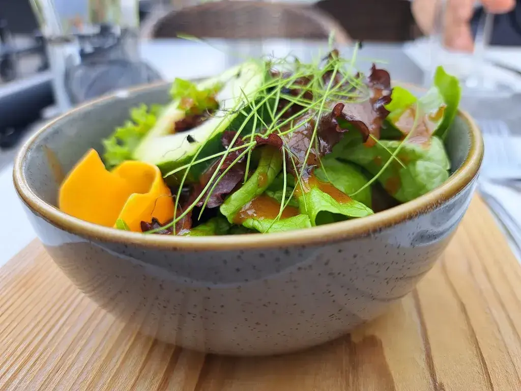 Kim Warinee_Bahnhöfli_Gams_recensione