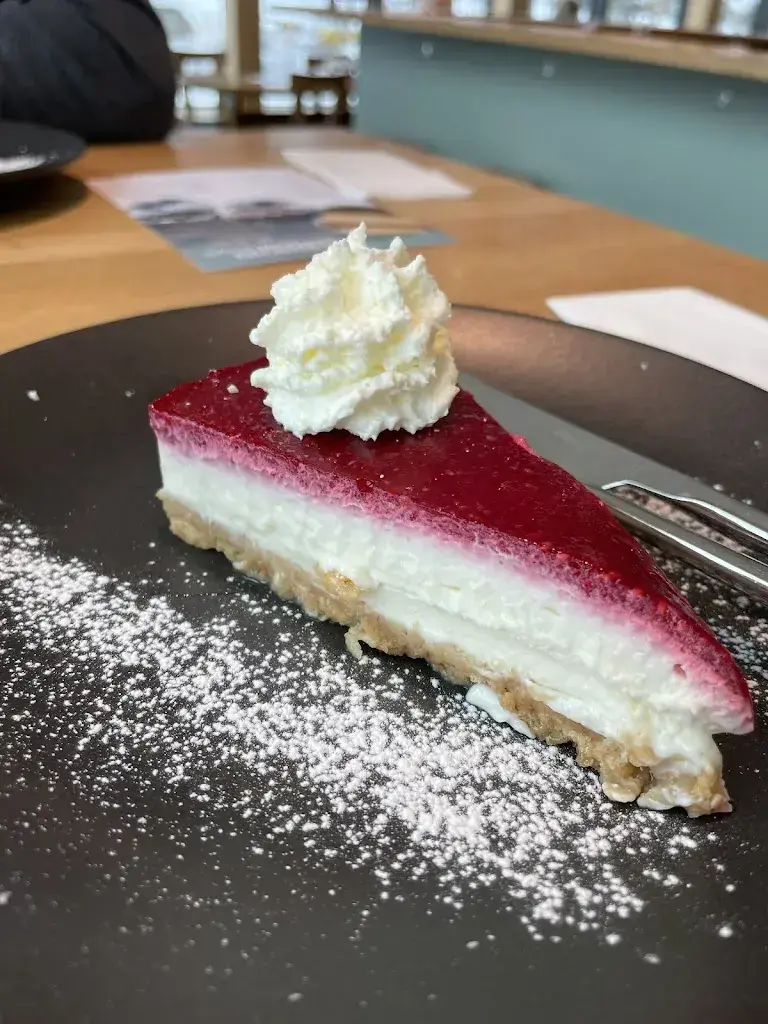 Tamara Christen_Bistro nordisches Zentrum_Geschinen_review