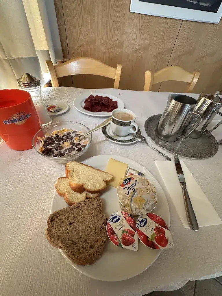 ersin_mertoglu_Gommerhof_Gluringen_review