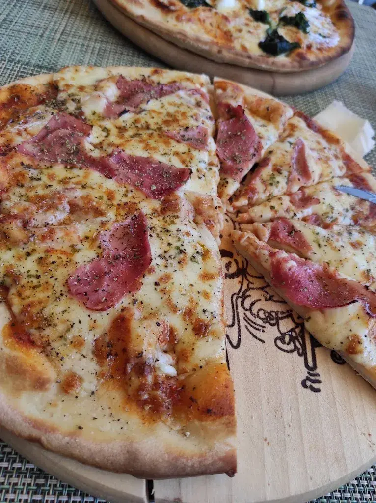 Menu_Restaurant Pizzeria Post_Zweisimmen_immagine_2