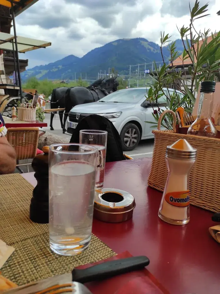 Menu_Restaurant Pizzeria Post_Zweisimmen_immagine_3