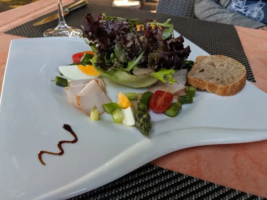 Donovan Walker_Basilicum_Bottmingen_review