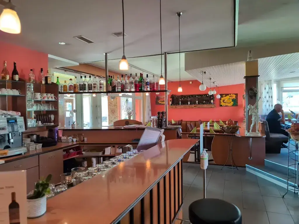 Urs Spitzer_Steakhouse & Pizzeria Frieden_Gams_review