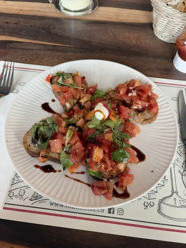 Grace Putri_Pizzeria & Café Dorfplatz_Neuenegg_avis