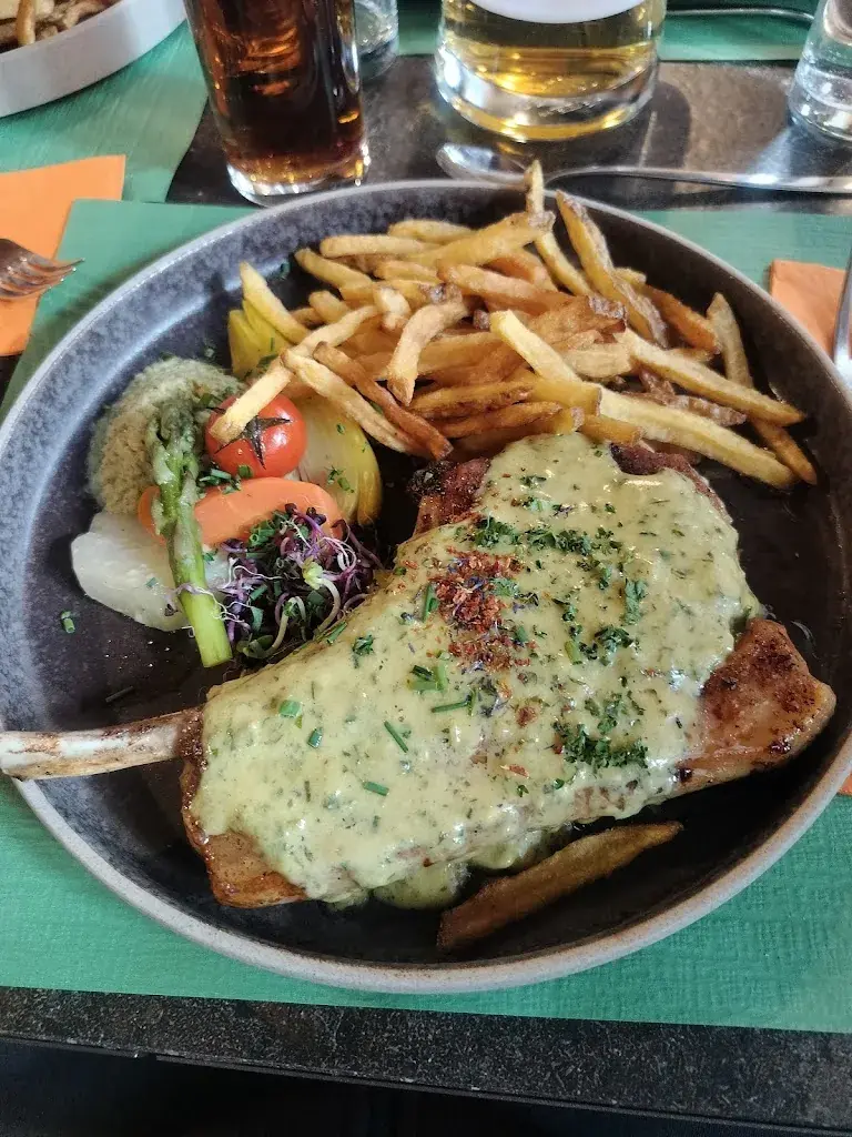 Duangrat yoopho_Restaurant la Grange_Champoz_review