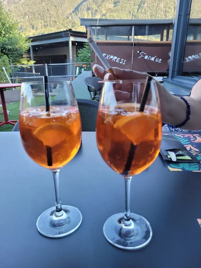 Sandy_Le Derby_Moutier_review