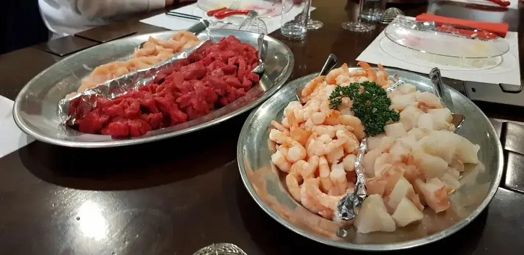 Burger Bar Chez Claudy Rumo_Moutier_slider_image_2