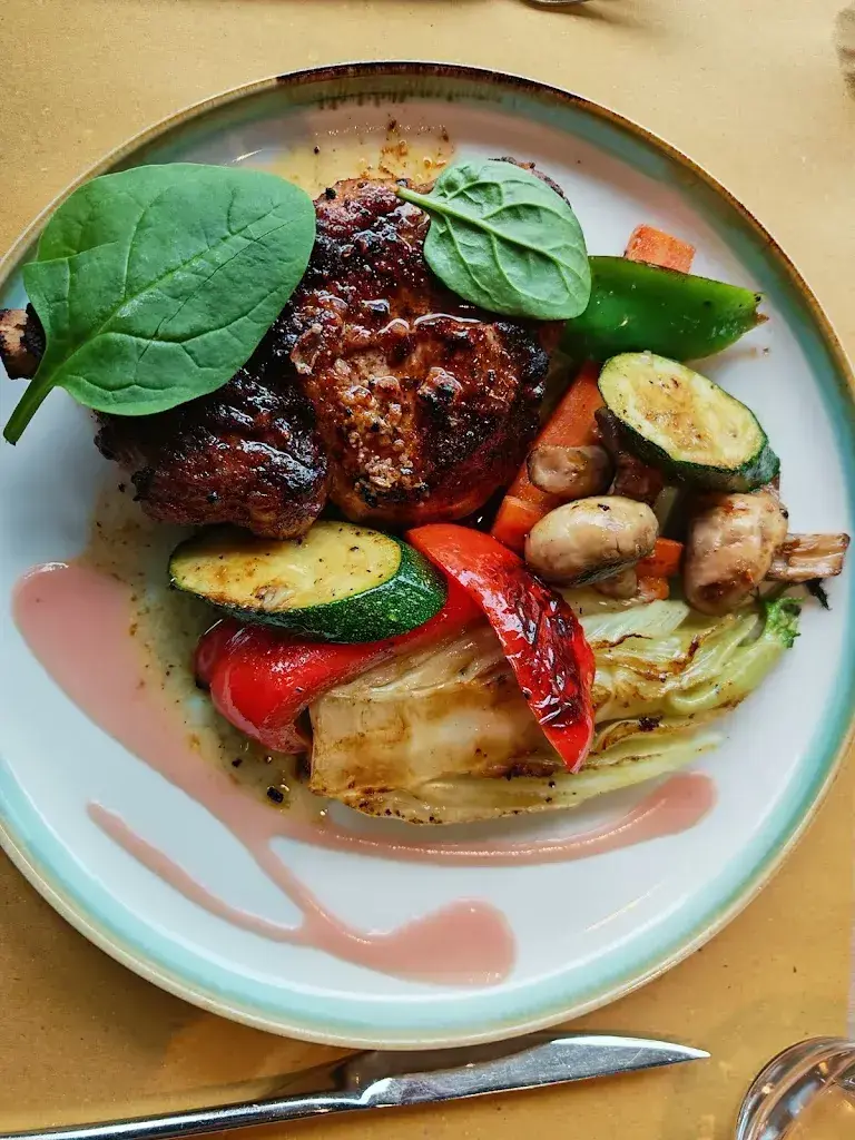 Cemile Hallaç_Ristorante Bar Muna_Bern_review