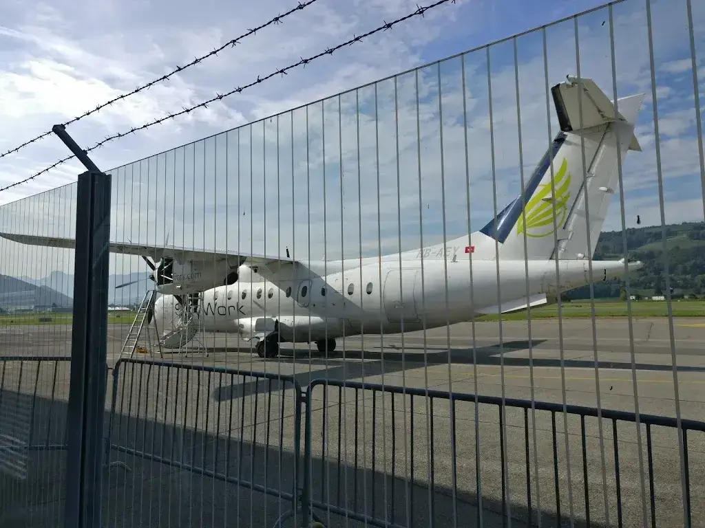 Wandering Man_Bern Airport_Belp_review