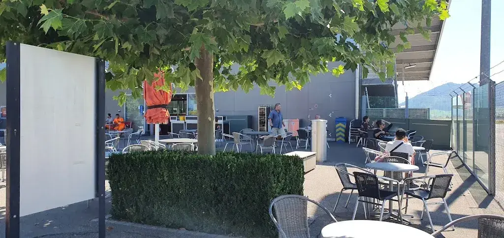 beat shona_Bern Airport_Belp_review