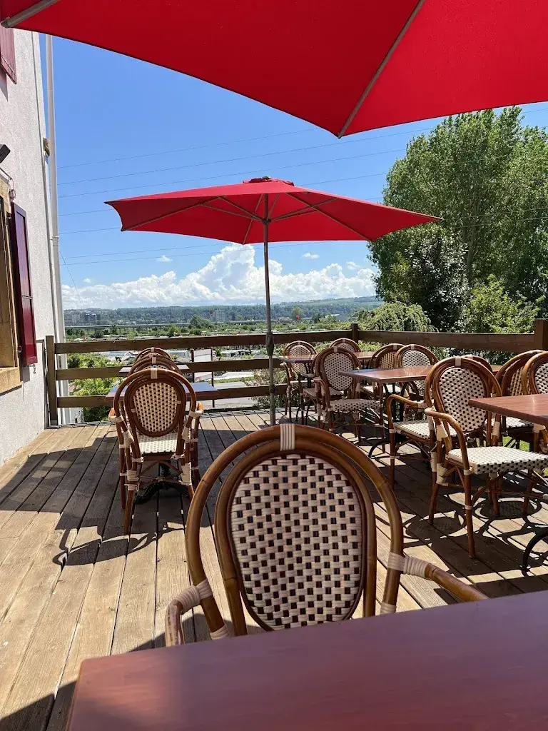 Brasserie du Châtelard restaurant in Treycovagnes