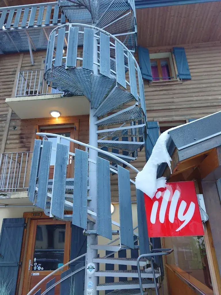 Jaxon Sixfootsix_La Marie Jo_France_review