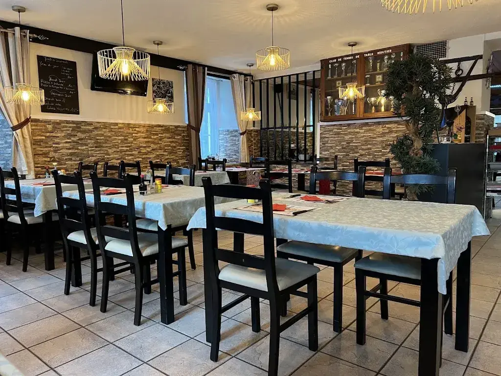 Ronnie Maria_des Gorges_Moutier_review