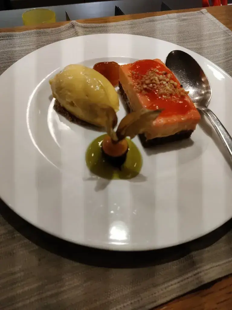 David Szklarzewski_Buffet de la Gare 1196 Gland_Gland_review