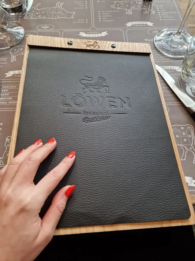 Joyce Peter_Löwen_Solothurn_review