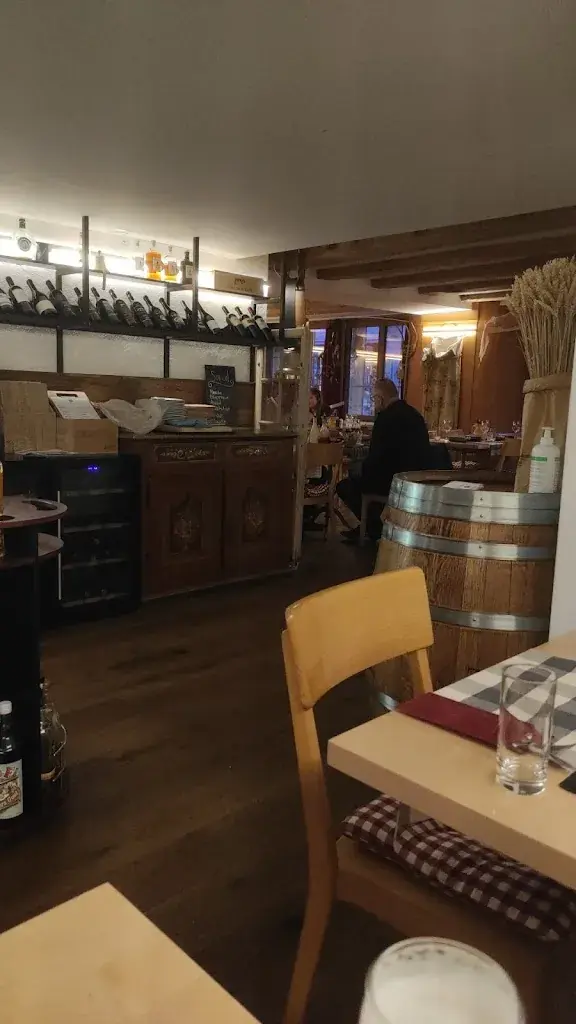 Joni Carlos_Härdöpfu-Huus_Solothurn_review