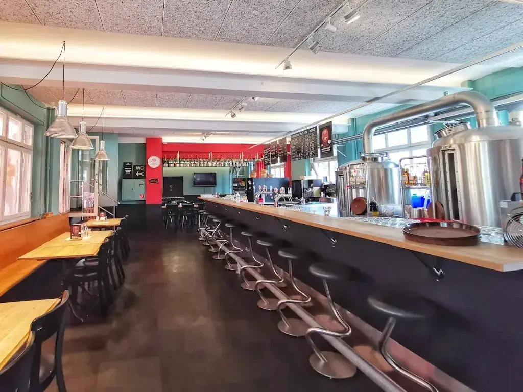 Fiona Kho Szambowska_Öufi Bier Brauerei & Braui Beiz_Solothurn_avis