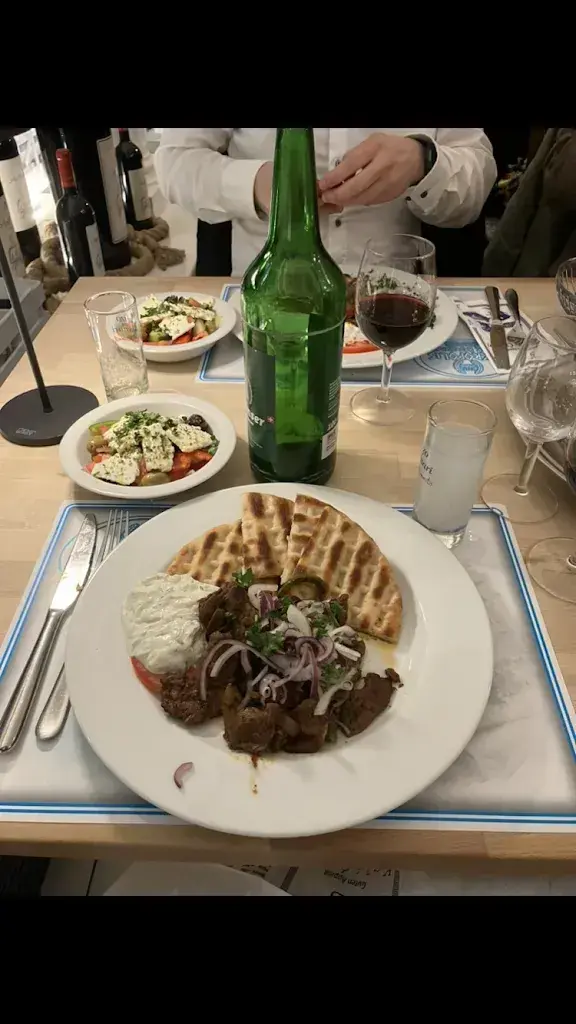 Orven Wiesendanger_Akropolis Greek Restaurant_Solothurn_avis