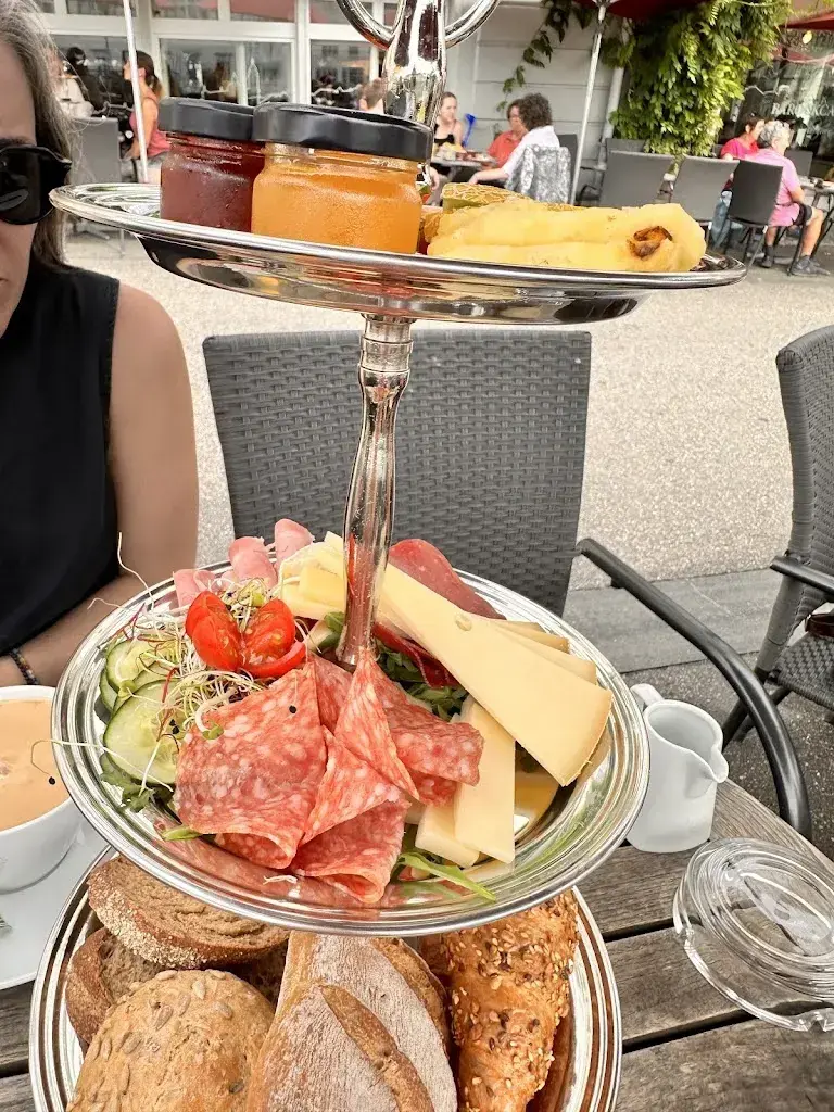 Daisy Matarazzo_Barock Café & Bar_Solothurn_review