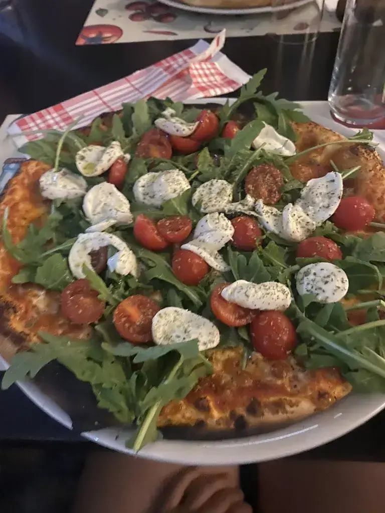 Annabelle McLeod_PIZZA MAMI da Mimmo_La Neuveville_recensione