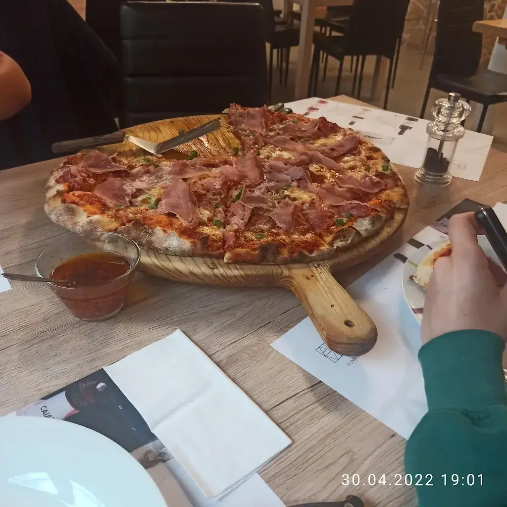 Menu_Pizz House Pagan de Pereira Julia Jeset_La Neuveville_image_4