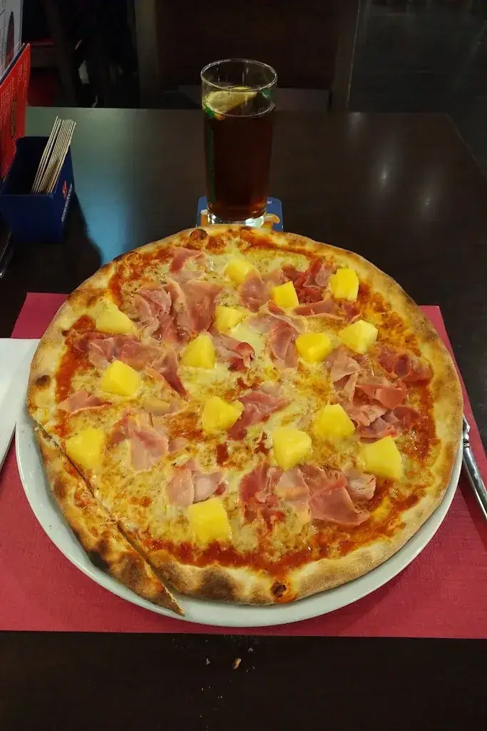 Styves Gigon_Eddie's Cafe Restaurant & Bar_Brügg_review