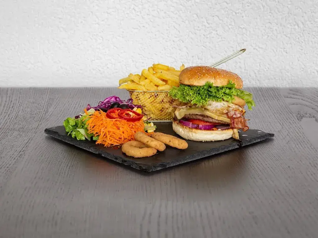 Pizza Palast_Täuffelen_slider_image_2