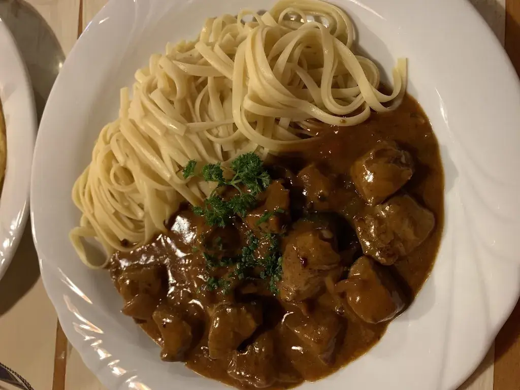 John Lee_Wirtschaft Tanne_Twann_review