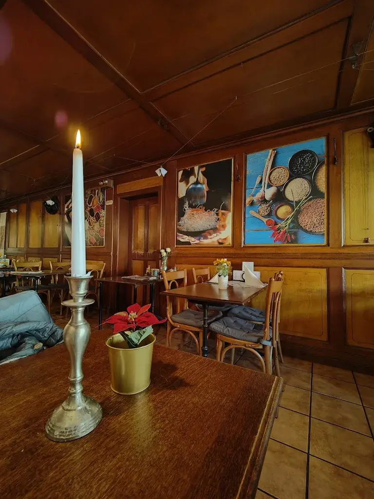 tom waugh_China Restaurant Puce_Aarberg_review