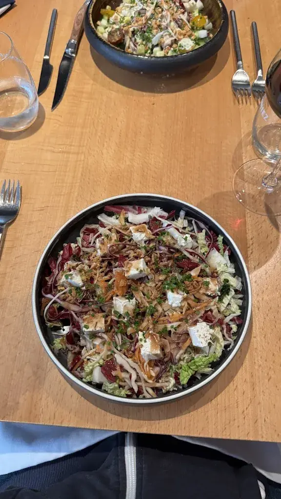 Jerome Benacloche_Commerce_Aarberg_review