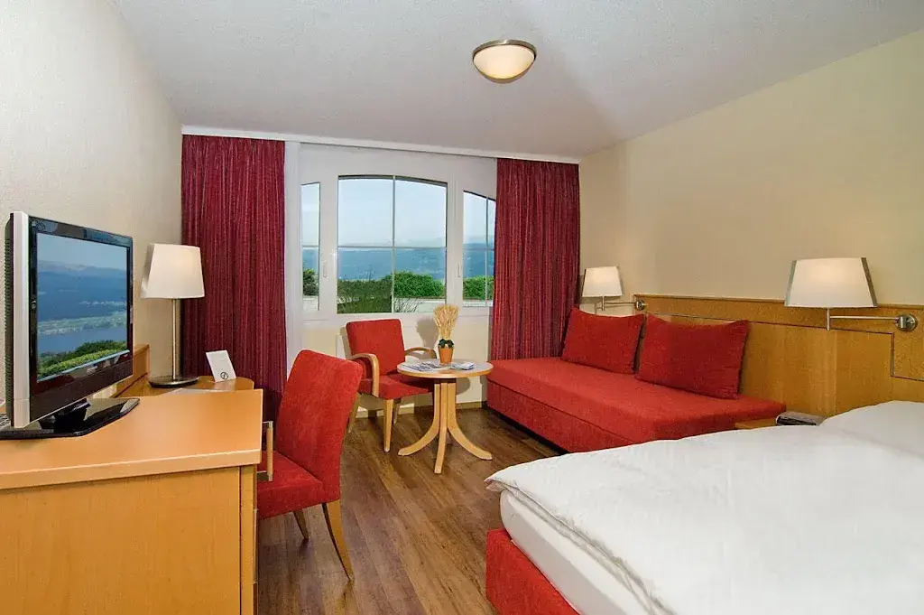 Restaurant Hotel Seeblick_Mörigen_slider_image_2