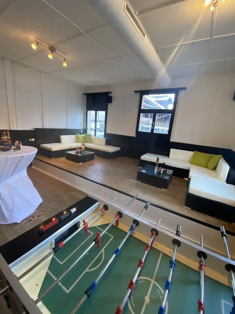 Höfli Pub_Oey_slider_image_3