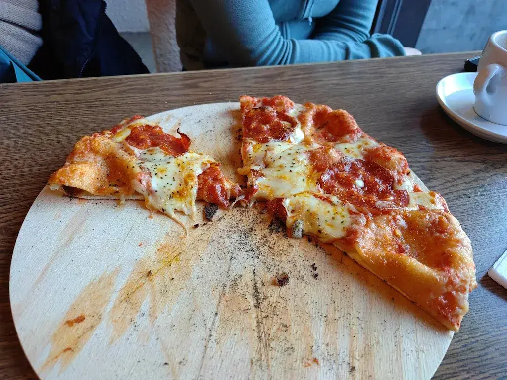 Nikola Novoselec_Restaurant mit Fondue Stübli_Diemtigen_review