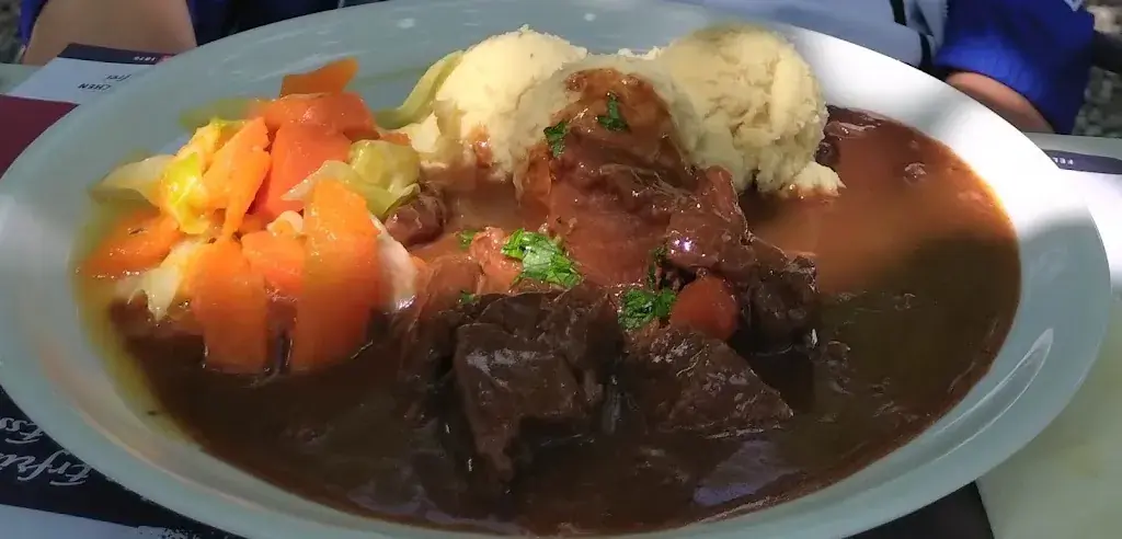 Thomas Kaupert_Restaurant Hirschen Kapf_Reutigen_avis