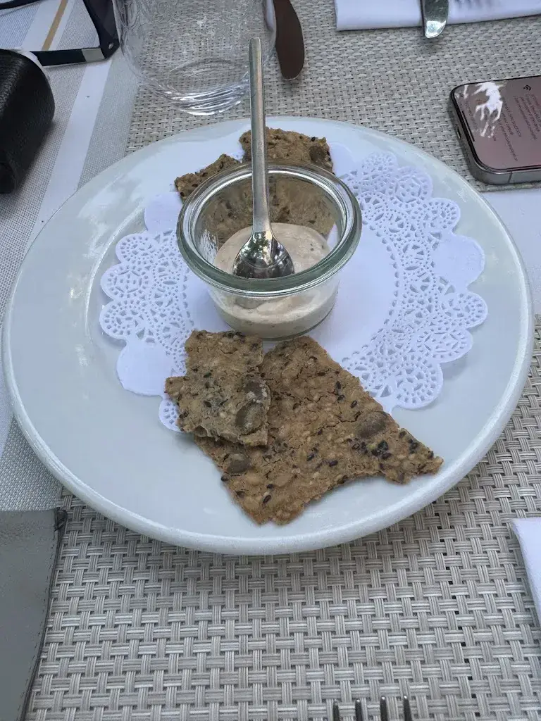 Diana Adler_Waldheim_Bern_review