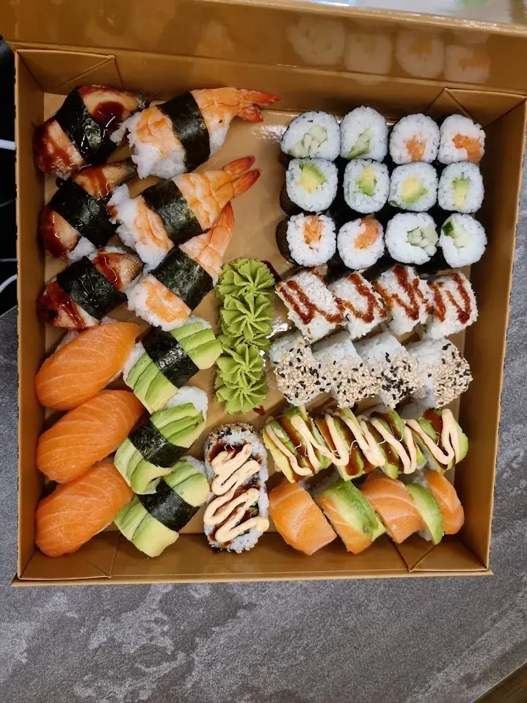 Menu_chops. l sushi & more_Thun_image_9