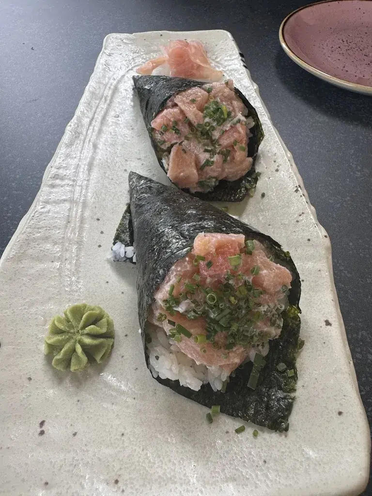 Safire Berger_chops. l sushi & more_Thun_review