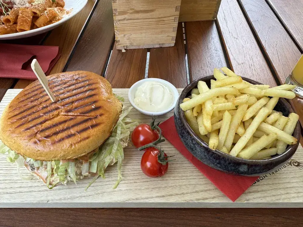 Henrique Dantas_Restaurant Handeck_Guttannen_review