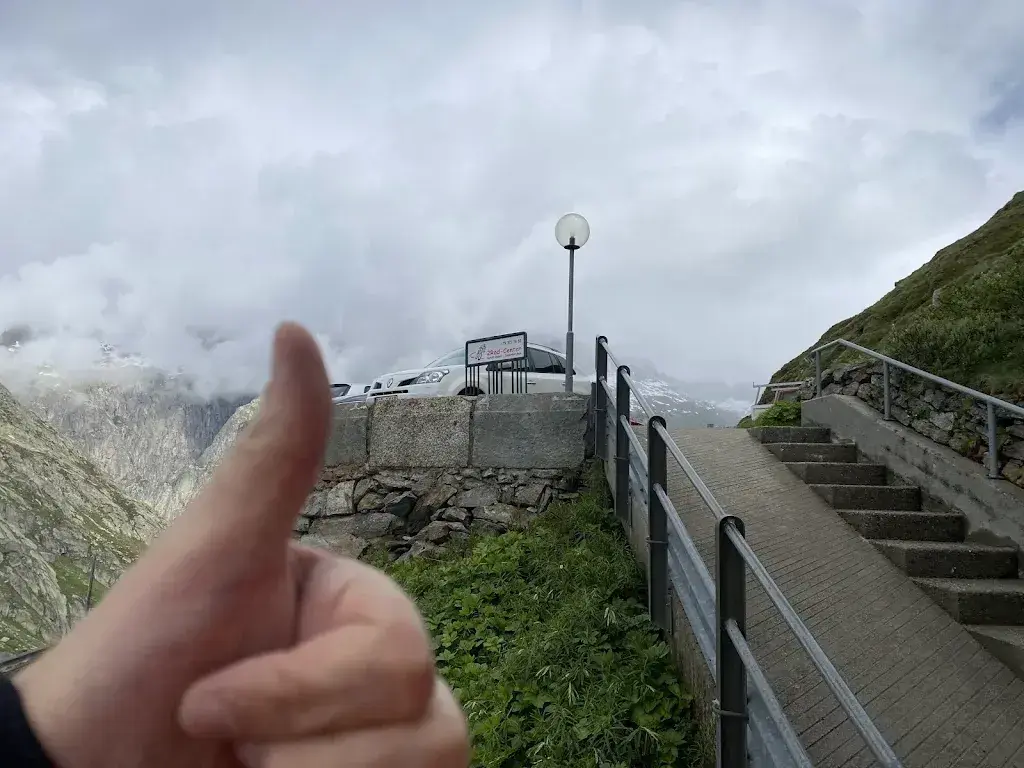 Wayne Humphrey_Berghaus Oberaar_Guttannen_recensione