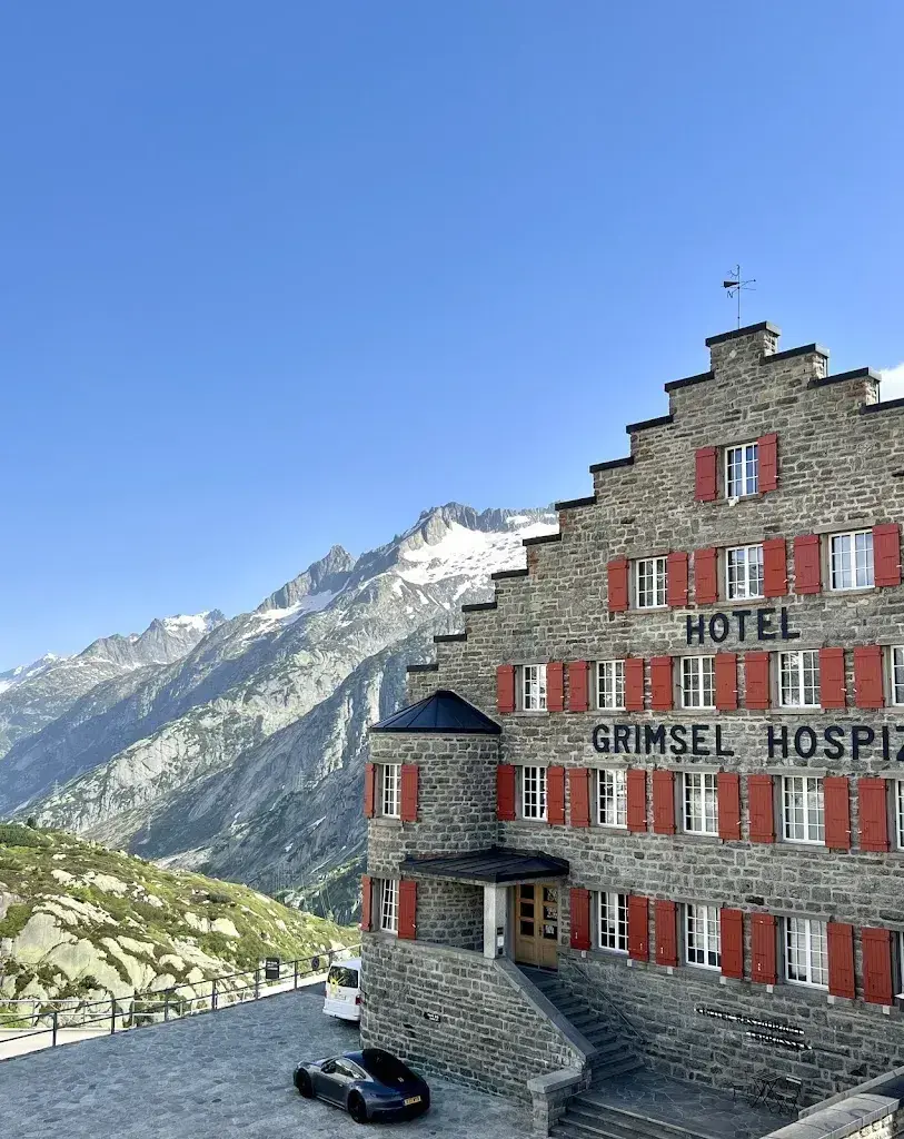 Perry Salter_Historisches Alpinhotel Grimsel Hospiz_Guttannen_avis