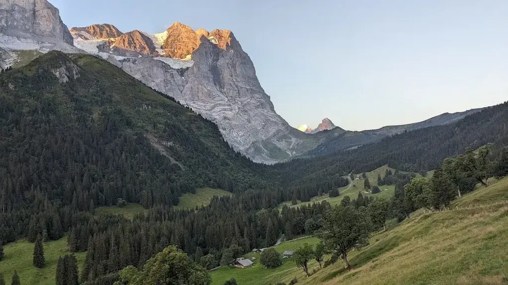 Aaron Roller_Brochhütte_Meiringen_review