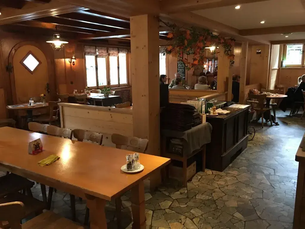 Martin Lynch_Gasthof Bären_Zweisimmen_avis