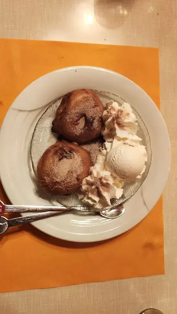 Theodore Tsiolis_Restaurant Fang_Oeschseite_recensione