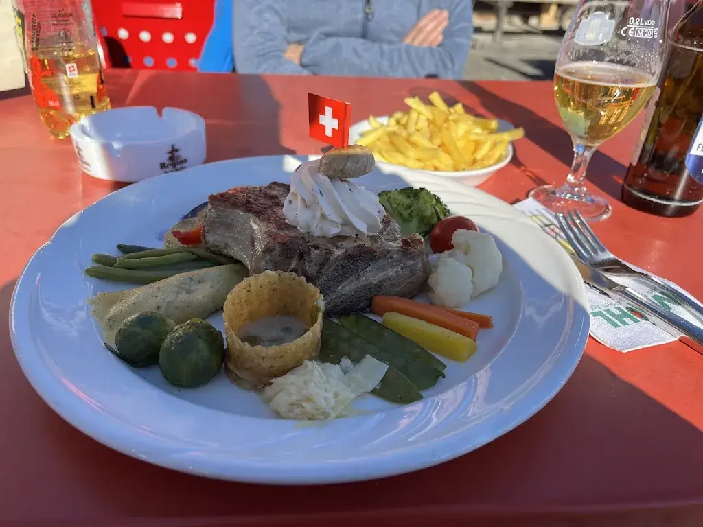 Peter Mauderli_Restaurant Chemistube_St. Stephan_review