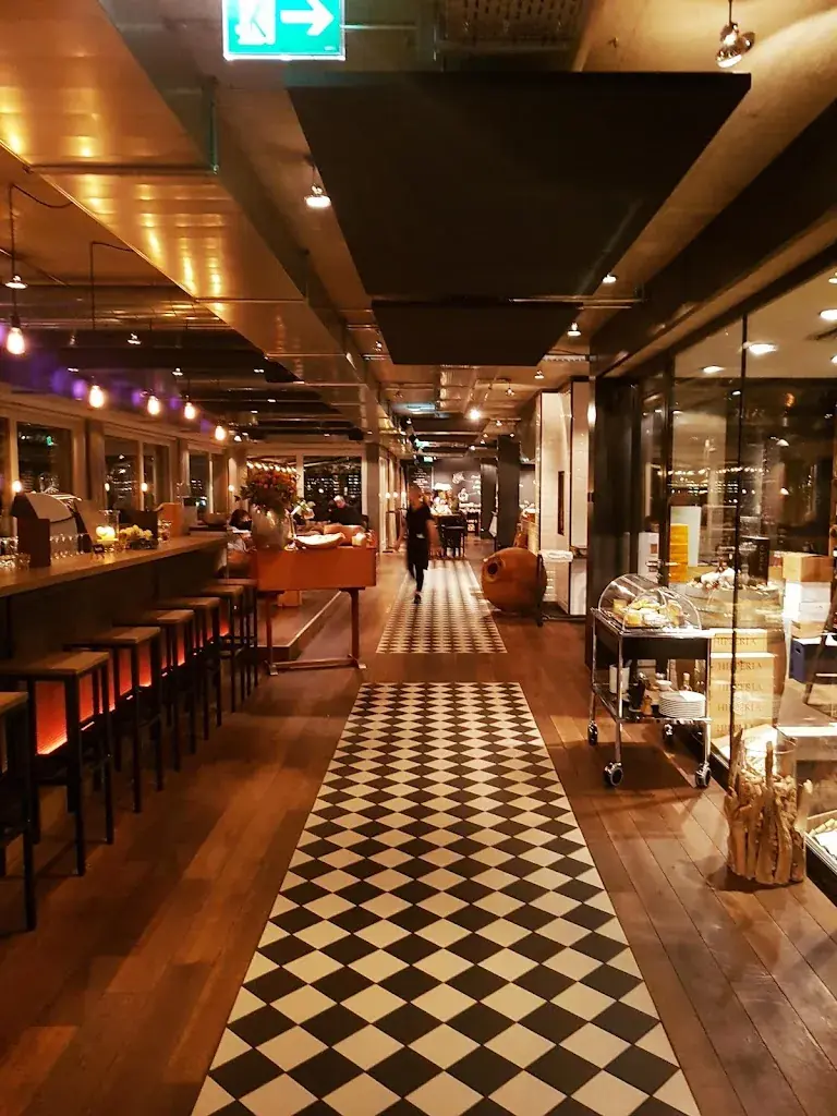 Nelson Figueira_Noa_Bern_review